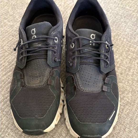 On Cloud - Picture 2 of 3